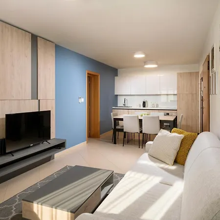 Apartment Humagum Sea View - Garden Palace *