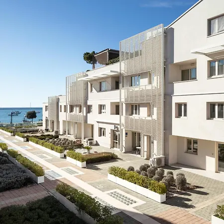 Humagum Sea View - Garden Palace