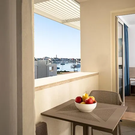 Humagum Sea View - Garden Palace *