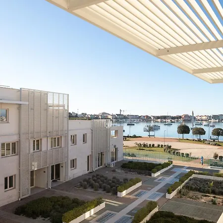 Apartment Humagum Sea View - Garden Palace