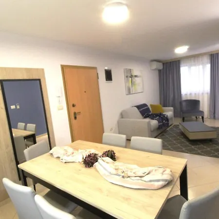 Apartment Humagum Sea View - Garden Palace